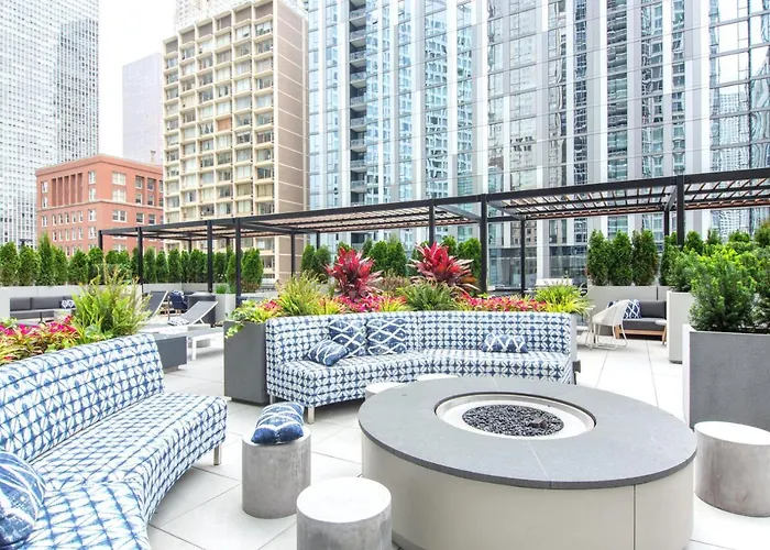 Gold Coast Convertible W Terrace Nr The L Chi-82 * Chicago