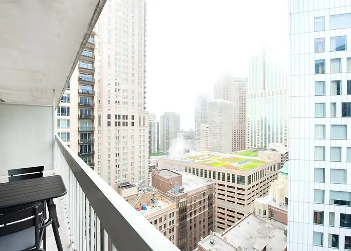 Gold Coast Convertible W Terrace Nr The L Chi-82 Apartment *